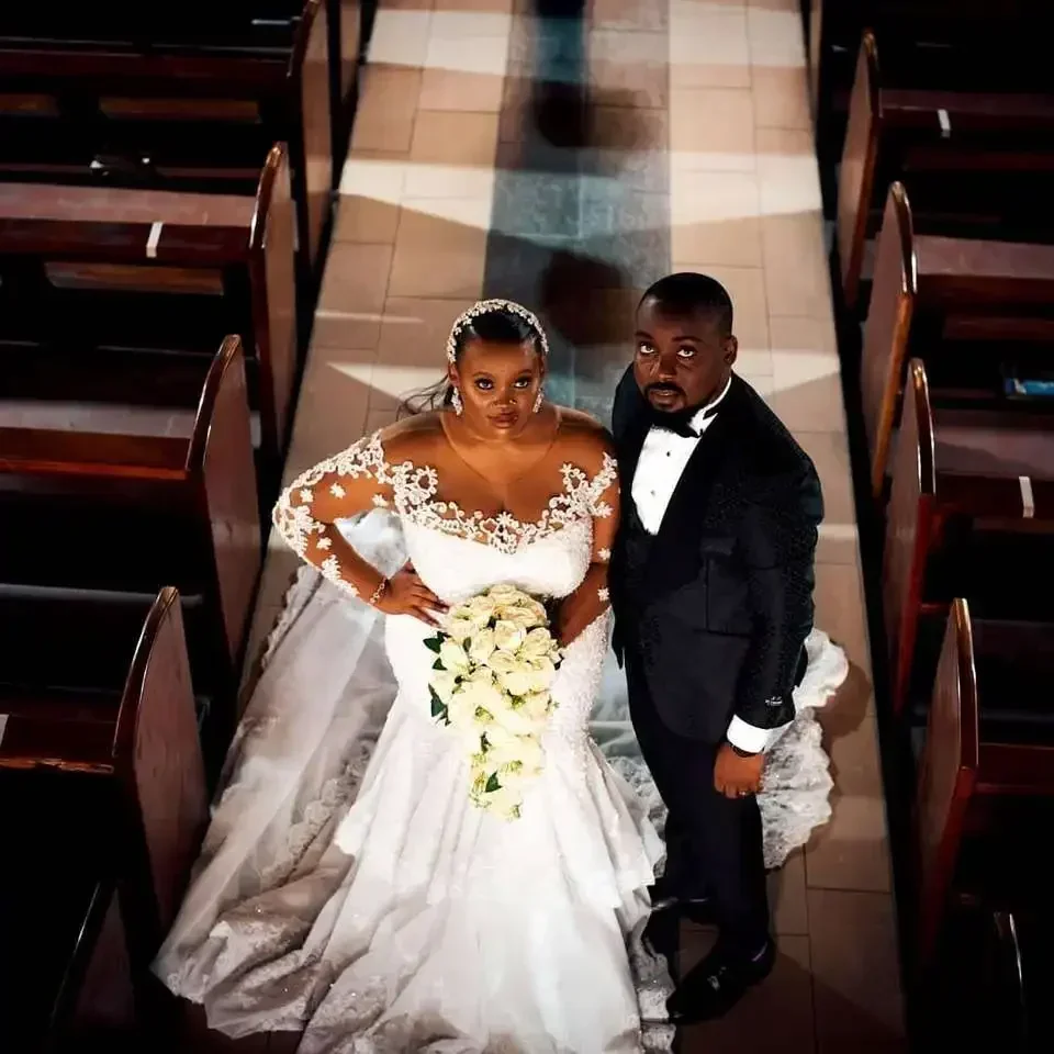 تخصيص شير جوهرة الرقبة حجم كبير حورية البحر مطرز كريستال 2025 فستان الزفاف الدانتيل الأفريقي زين كم طويل فستان زفاف