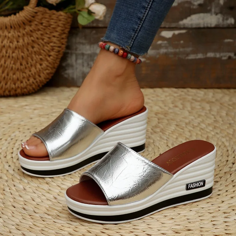 Sandalias de Tacón de Cuña con Boca de pescado para mujer, novedad de verano, Color sólido, ropa sencilla y a la moda para exteriores, zapatillas de suela gruesa 43