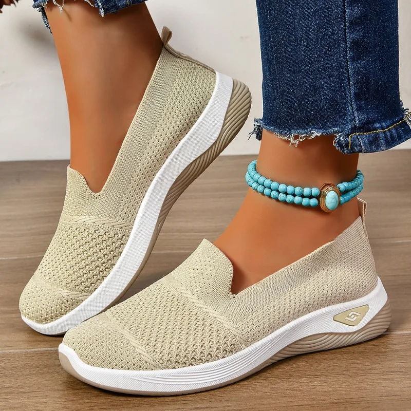 

Женская тканевая обувь для мам среднего и пожилого возраста, летающая тканая дышащая повседневная обувь с плоской подошвой, легкая и удобная прогулочная обувь