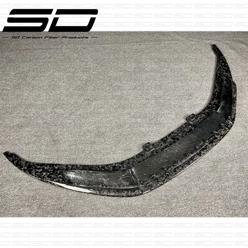 High Quality Real Dry Carbon Fiber V Style Front Lip For Au di R8