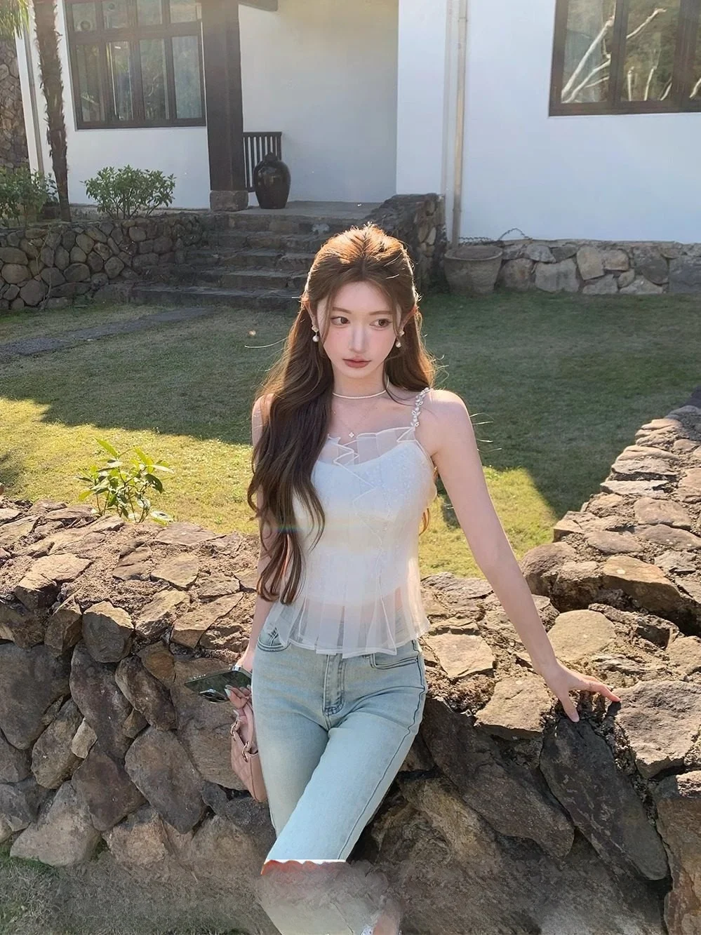 

Женский свободный жилет NMIOK с кружевной вышивкой и белыми бретелями, новинка 2025 года, для повседневной носки, из полиэфирного волокна