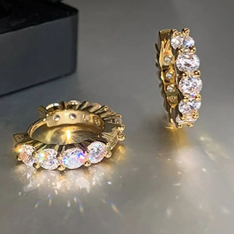 Huitan 13mm/15mm Frauen Kreis Creolen Intarsien Funkelnden CZ Einfachen Stil Hochzeit Party Zubehör Alle Spiel trend Schmuck