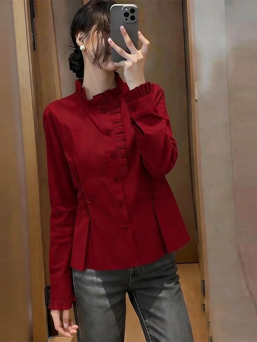 

Весна-Осень 2025: Женская приталенная рубашка с высокой талией, красная, с дизайнерским акцентом, повседневная, удобная, из полиэстера, с длинным рукавом, на пуговицах