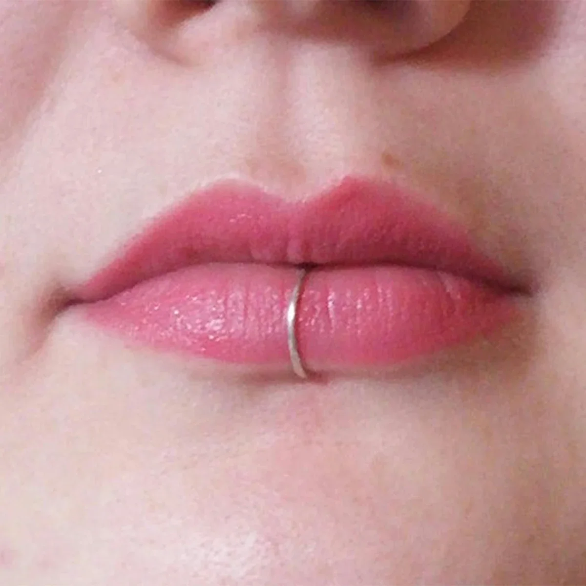 1 قطعة حلقات ثقب الشفاه وهمية الأنف الأنف الدائري الحاجز كليب على حلقة الفم وهمية ثقب الجسم كليب هوب