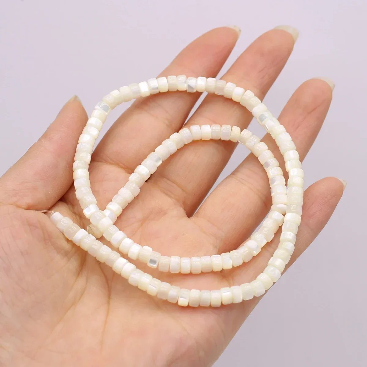 

Natural Seawater Shell Flat Bead Bracelet Decoration Exquisite Couple White Premium Jewelry Making Supplie Bracelet Accessory