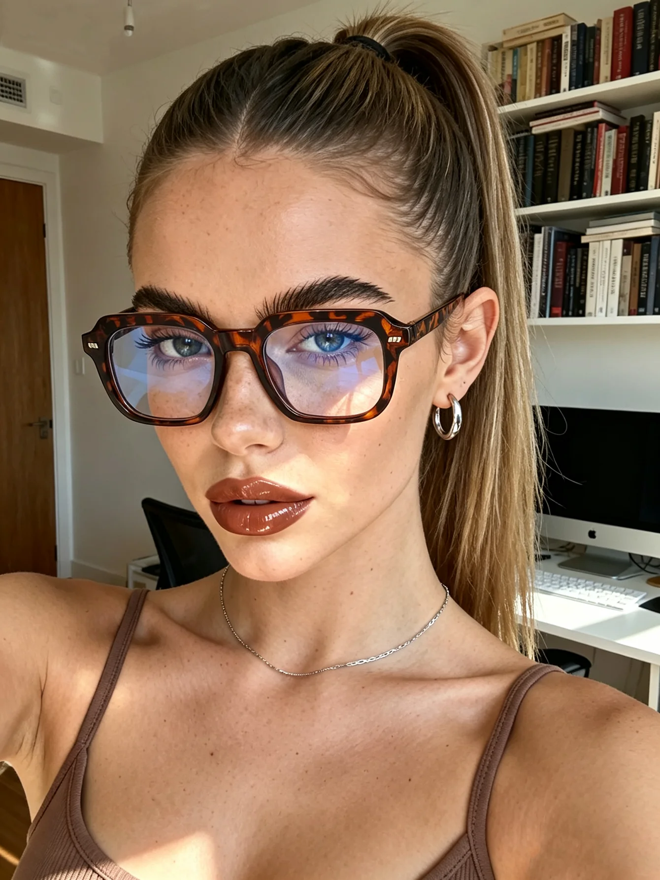 Fashionable Square Frame Glasses with Small Rivet Decorations Suitable for Home And Office Wear Simple And Artistic European