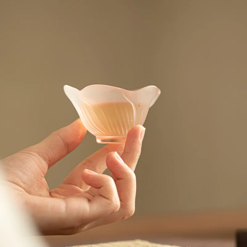 Kirschblütenpulver Milchglas Blütenblatt Teetasse Keramik Teeset Master Cup Teetasse Gast Tasse exquisiter Nachmittagstee