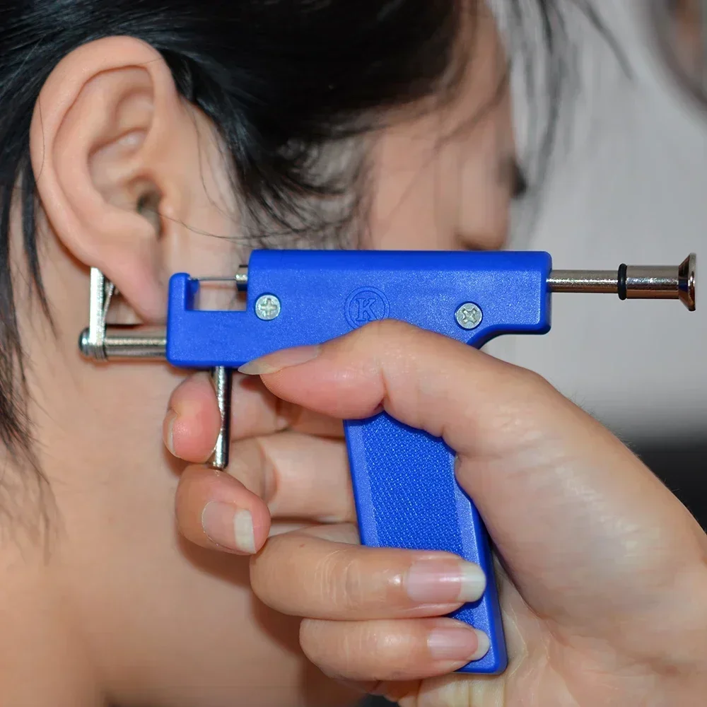Professionelles Ohrlochstechgerät-Set, 98-teiliges Set mit Ohrstöpseln aus Stahl für Ohr-, Nasen-, Nabel- und Körperpiercing. – Detail 2
