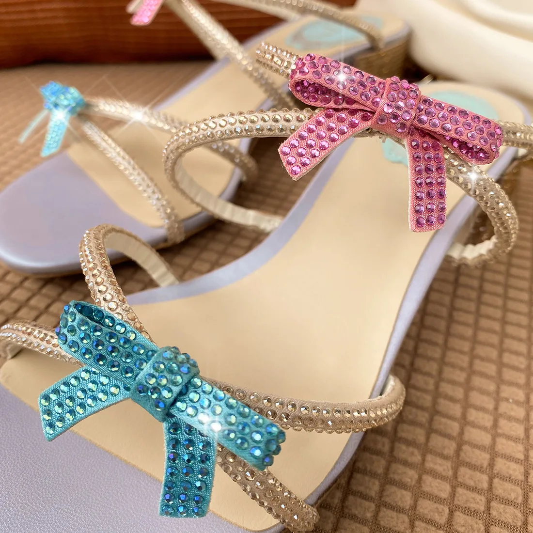 Rhinestone Bow Luxury Sandals Women Designers Flip Flops Female Open Toe Chunky Heel Slides Lady Shiny Fashion Slippers Women