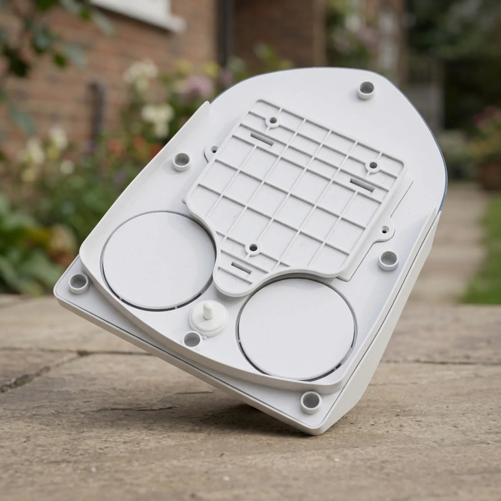 Solar Powered Outdoor Alarm Designed for Tuya and For ZigBee Integration Weatherproof Sound and Light Security