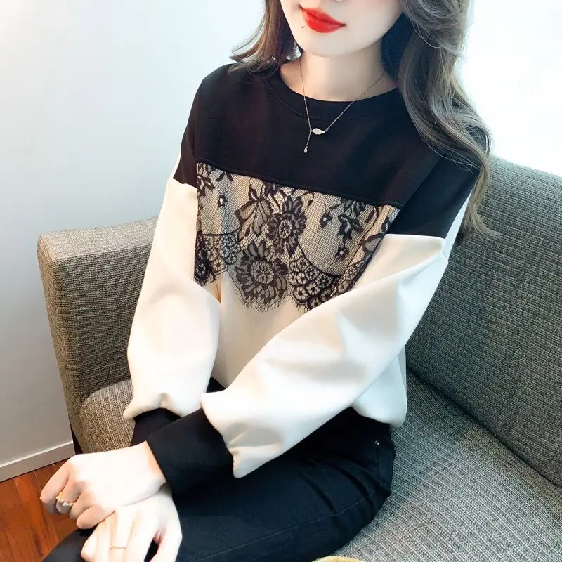 Casual Versatile Spring New Women\'s Lace Patchwork Round Neck Long Sleeved Hoodie Autumn Fashionable Contrasting Color Loose Top