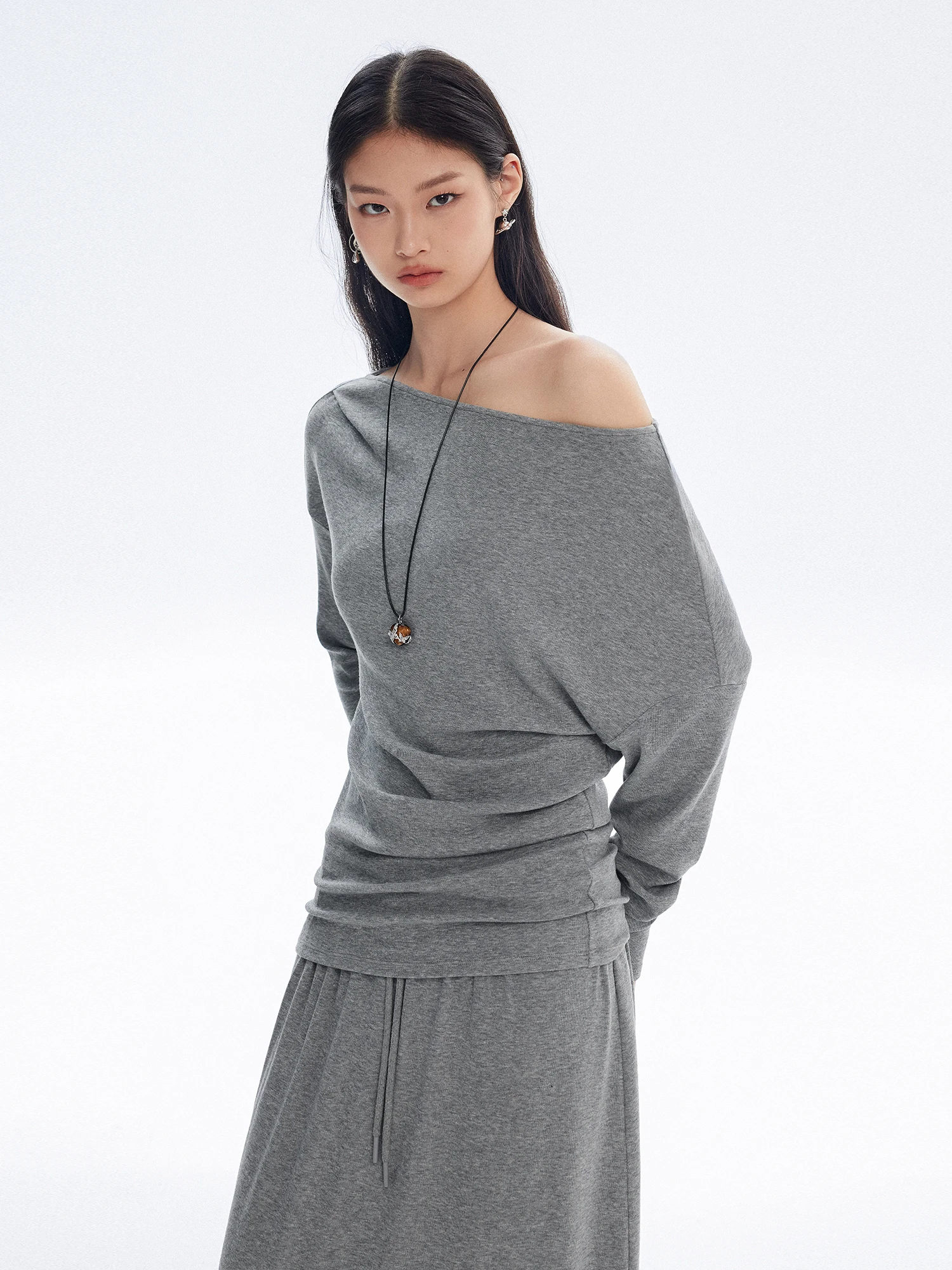 

Comfortable Loose oulder T-irt And f Skirt Set by MOLY CHO Casual Loose Fit Spring Faion Two-Piece Women's Outfit