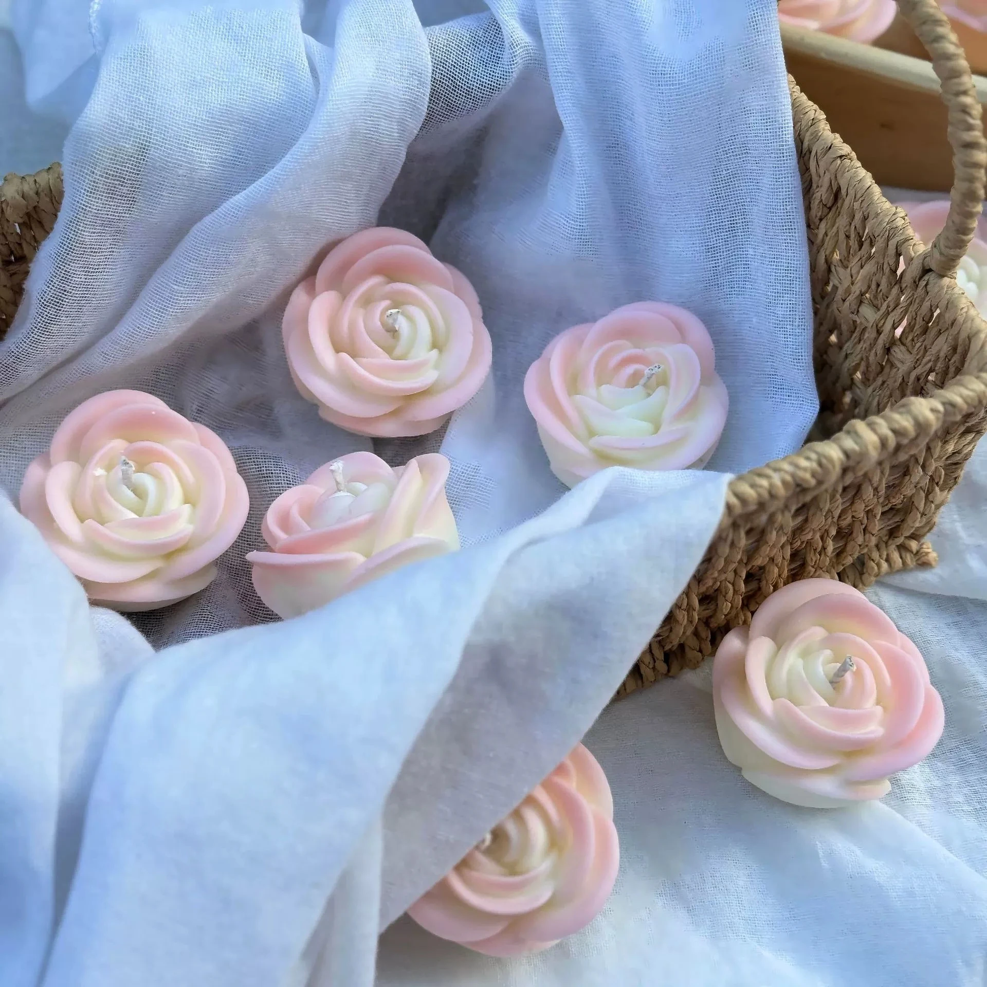 5Pcs 3D Rose Shaped Aromatherapy Candle Set - Handmade Natural Soy Wax Wedding Favor Valentine Gift Free Shipping Desktop Decor