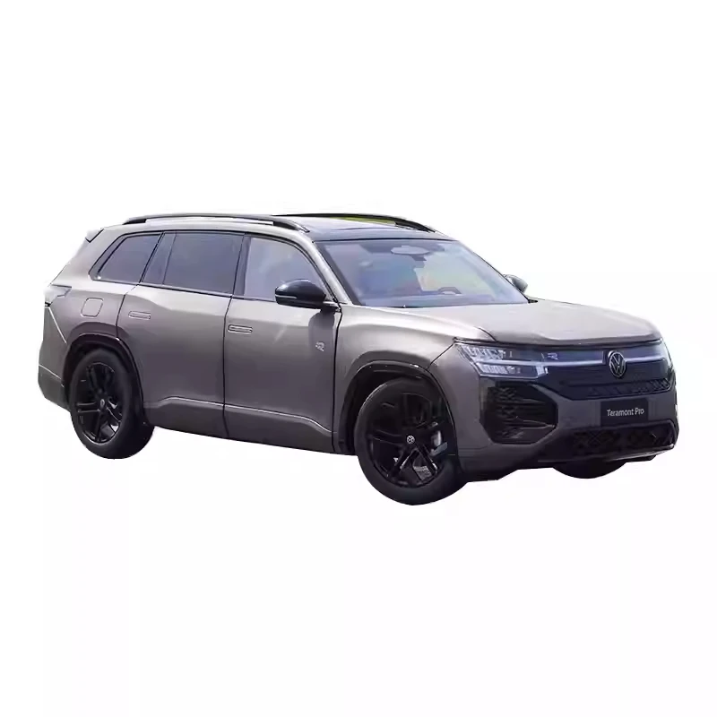 

High Simulation 1:18 Volkswagen Teramont Pro 2025 Diecast SUV Model for Gift, Collection, Display