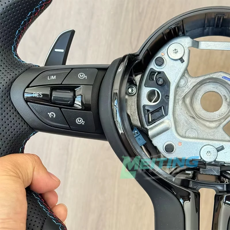 Suitable for BMW M3 M5 M6 F30 F10 F15 F16 red sport steering wheel assembly supporting paddle shifters