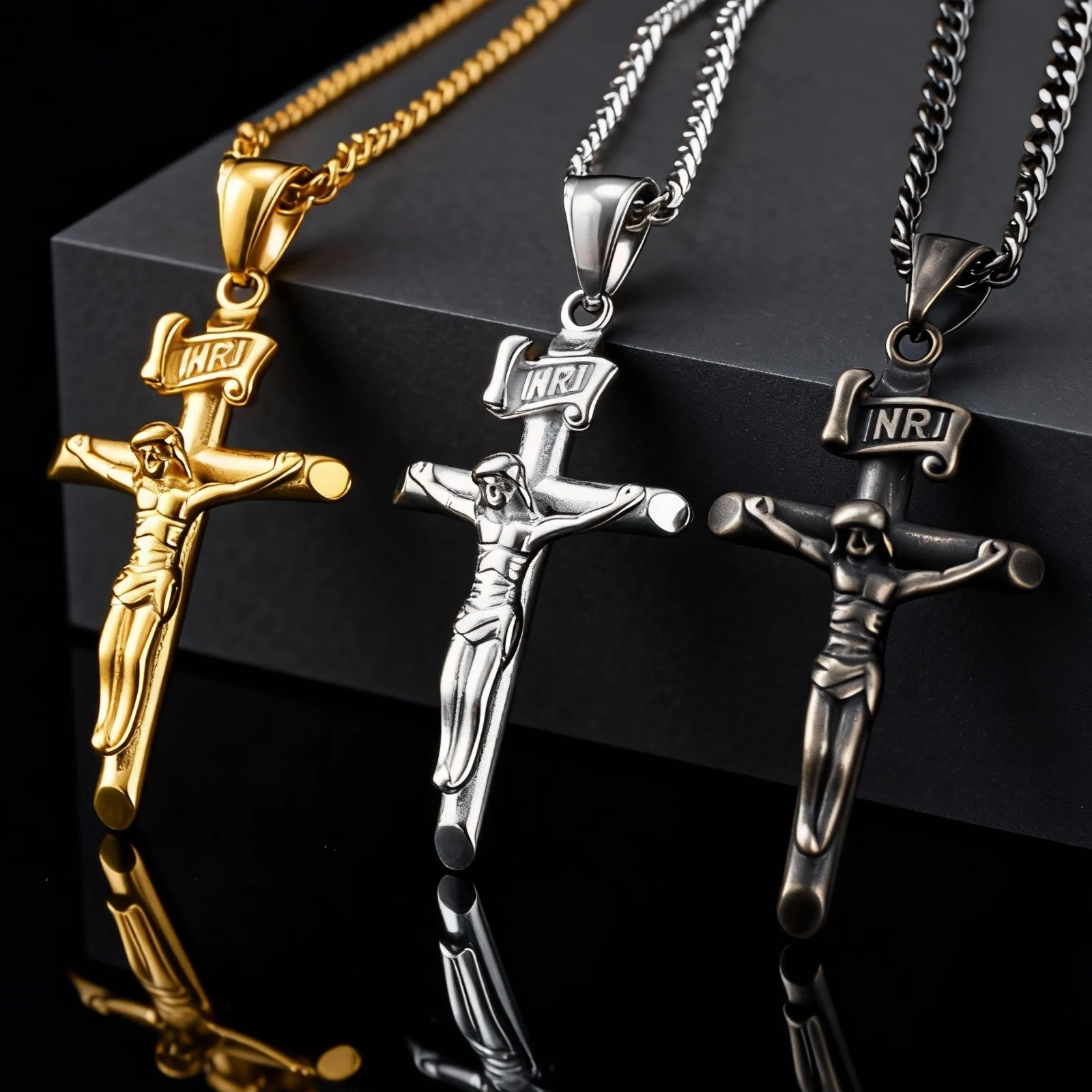 Wasserdichte katholische Kreuz-Halskette für Männer, Kruzifix-Anhänger aus Edelstahl mit 60 cm kubanischer Kette, religiöses Schmuckgeschenk – Detail 2