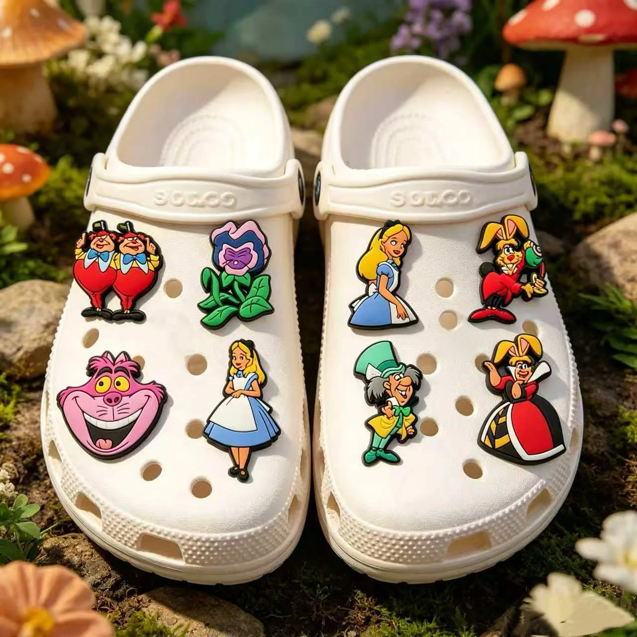 16 Stück Alice im Wunderland Cartoon-Prinzessinnen-Serie PVC-Schuhcharms, abnehmbare Gartenloch-Schuhdekoration, DIY-Schuhzubehör – Detail 3