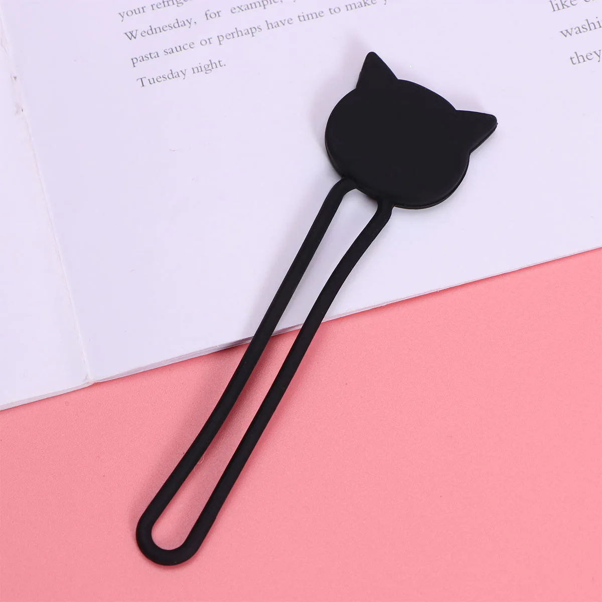 

Cartoon Cat Cable Wire Organizer Silicone Mini Cord Winder for Earphones Portable Cable Manager Small Size Black