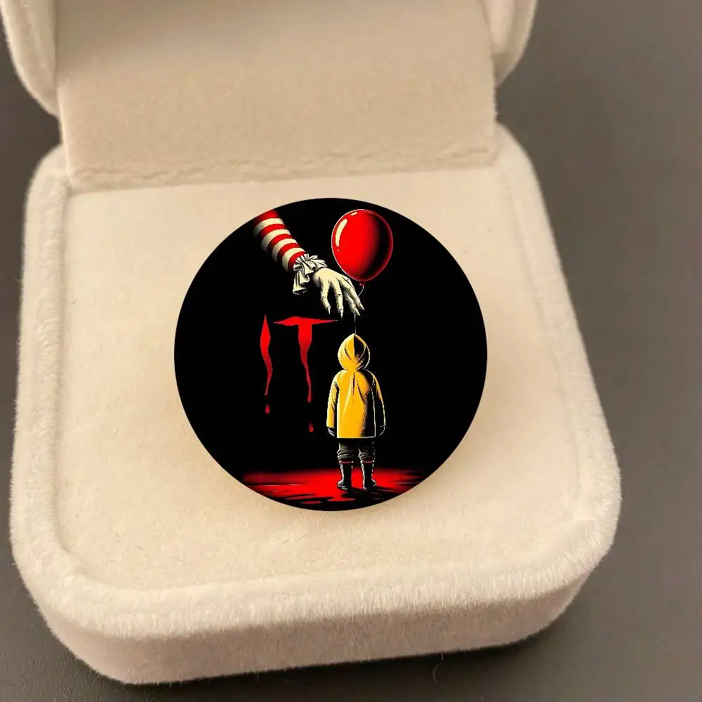 فيلم الرعب It P-Pennywise مهرج أنيمي صفيح دبوس زر مخصص أنيمي دور المدرسة القديمة بروش الكرتون طوق شارة مجوهرات هدية #5