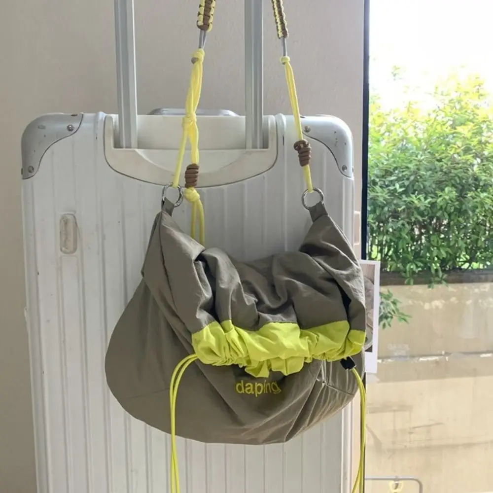 

Simple Lightweight Shoulder Bag Contrast Color Letter Crossbody Bag Nylon Large Capacity Drawstring Bag Girls