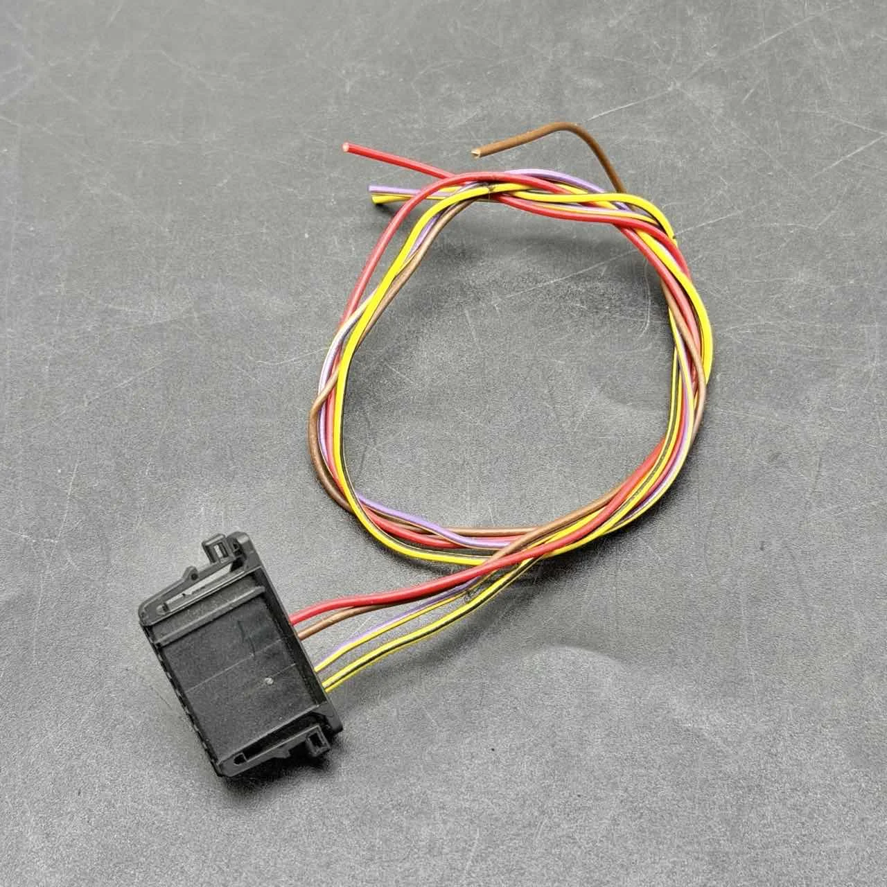 

For Audi A6 A8 A7 Q5 A3 Q3 C7 Screen Power Cable 8p LVDS Cable