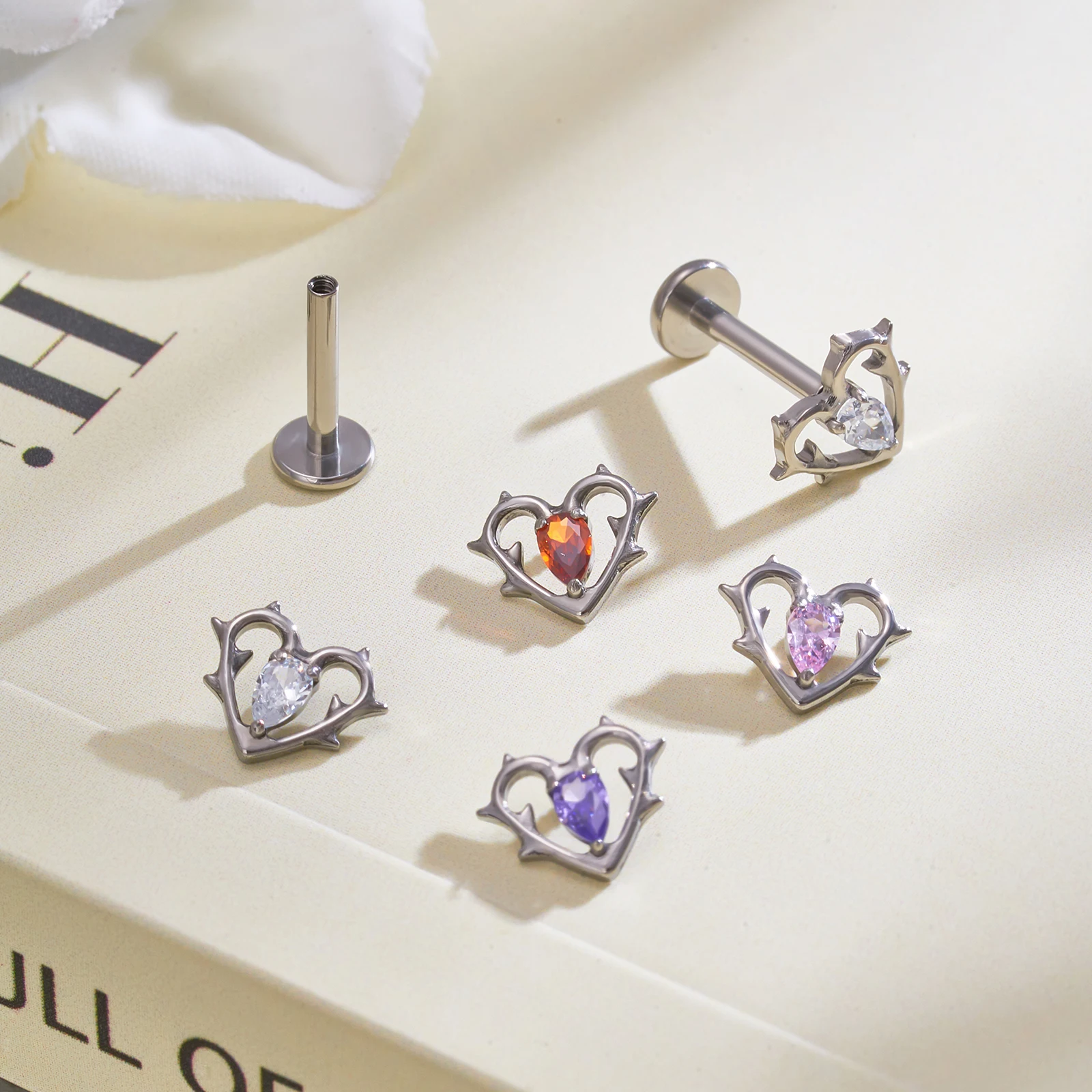 Asm f136 titânio zircão pavimentado superior labret lábio parafuso prisioneiro orelha cartilagem tragus helix piercing orelha studs confortável corpo jóias atacado