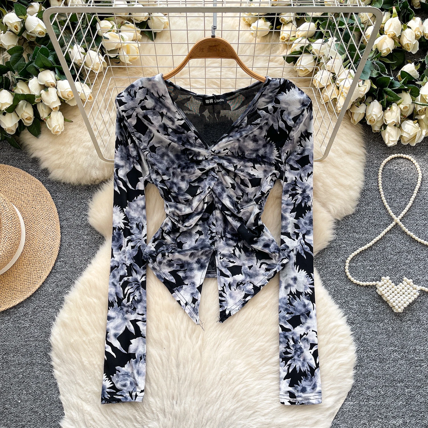 

Sexy long sleeve V-neck print slim Tanks Chic Women Party Top Y2k High Street women clothing