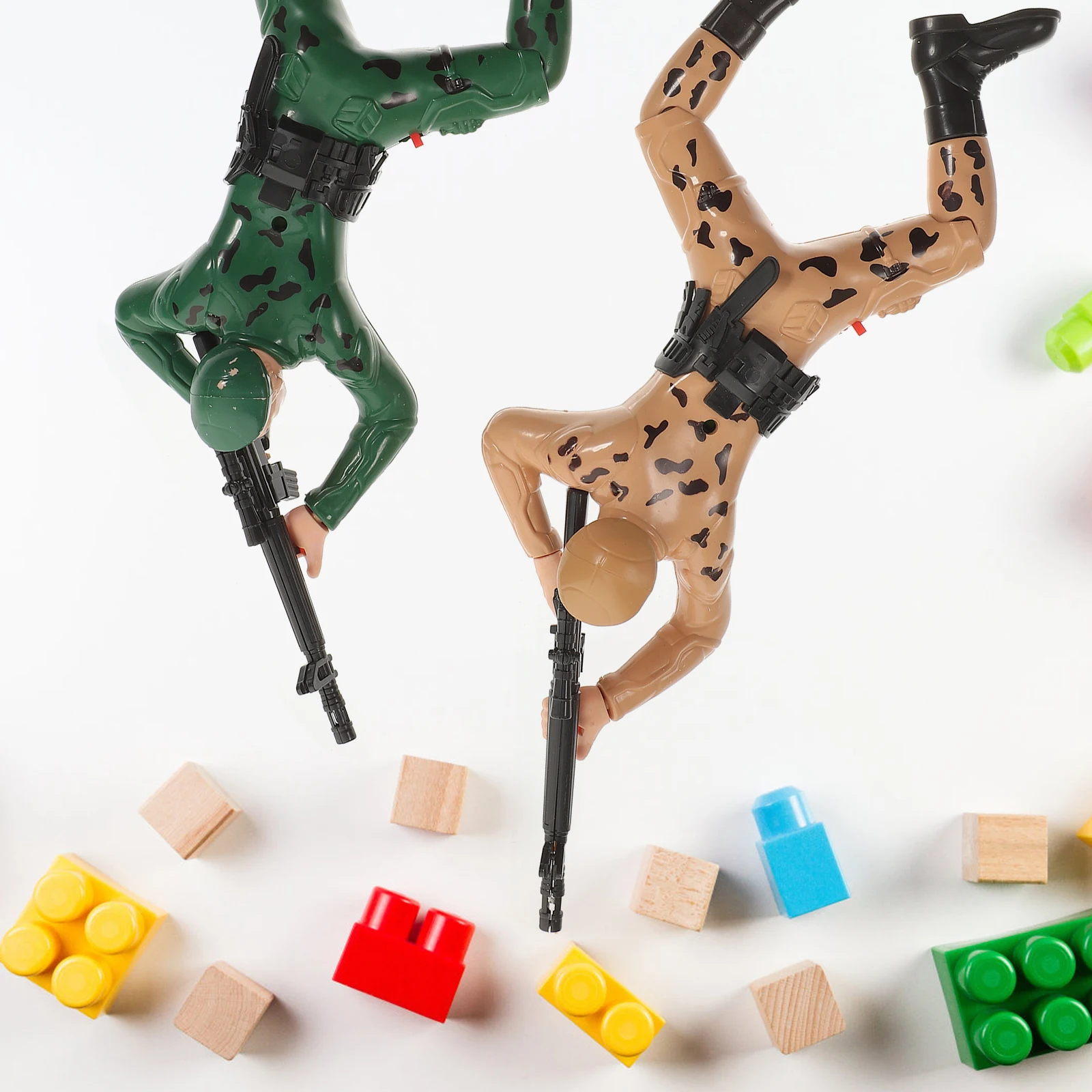 

2 Pcs Soldier Crawling Toys Army Men Soldiers Baby Children Children's Simulation Electric Action Figures Light