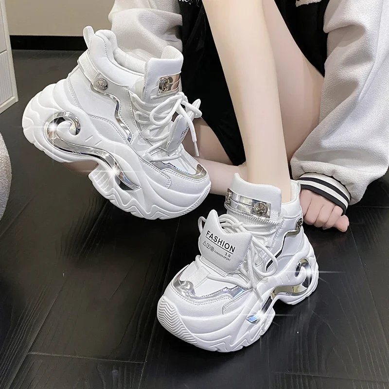 Bling Scarpe da donna in pelle casual con piattaforma alta 2023 Nuovo autunno Lace-up Chunky Sneakers Zeppe Tacchi nascosti Scarpe per il tempo libero Donna