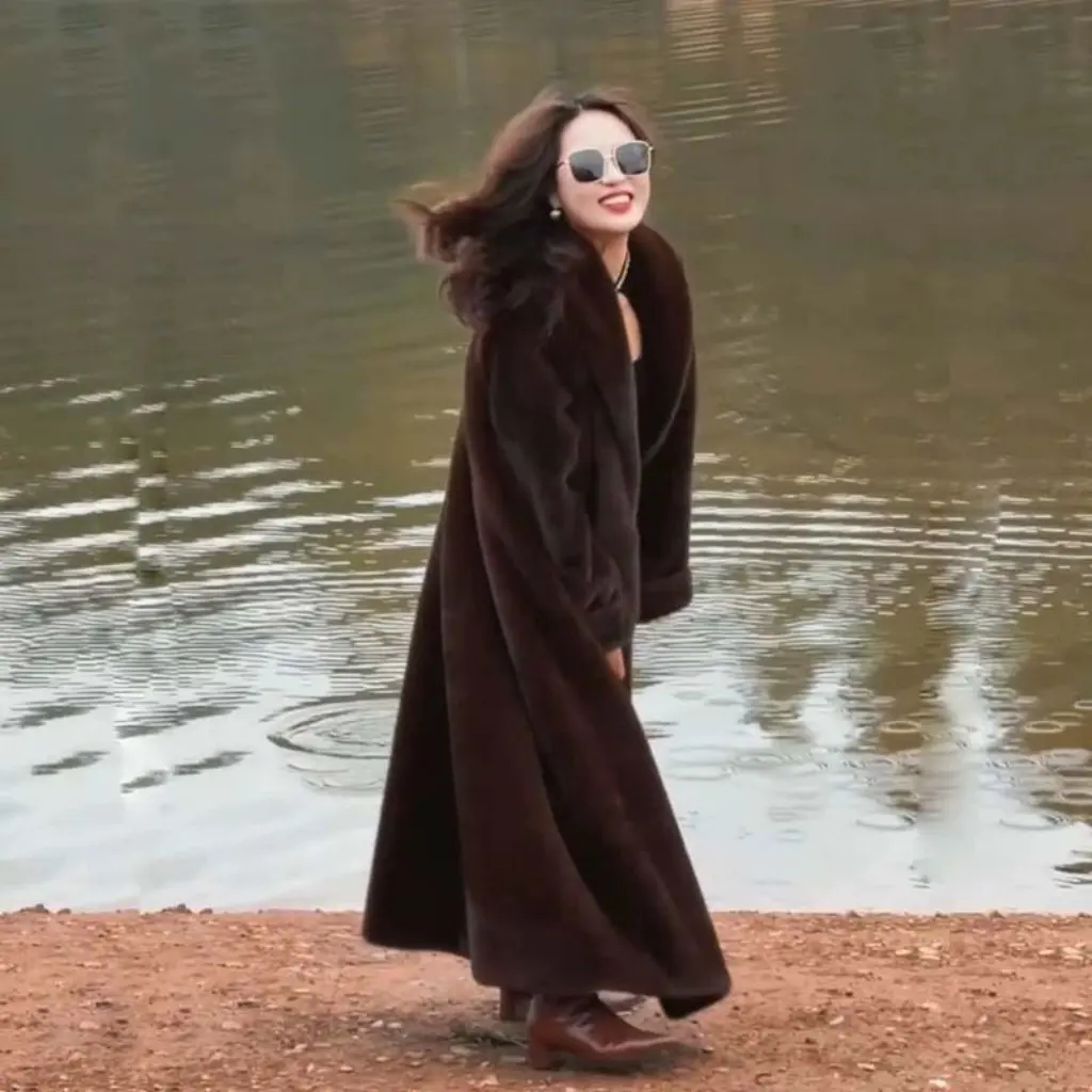 

Women's Imitation Mink Fur Coat Trendy Knee-Length Thickened Winter Jacket European American Style Youth Collar Lined