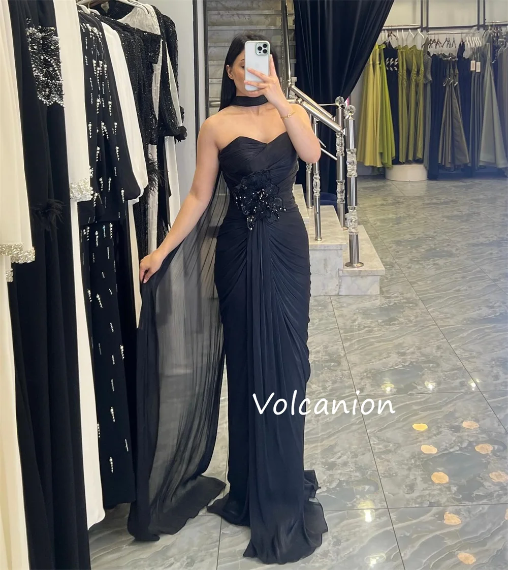 فساتين طويلة مخصصة رائعة من الشيفون بطيات على شكل زهرة مستقيمة بدون حمالات مناسبة مخصصة ومطابقة عالية الجودة