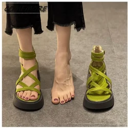 Sandalias romanas cómodas e informales con agujeros para mujer, zapatos de plataforma abierta y correa de hebilla con punta, tacones altos, novedad de 2023