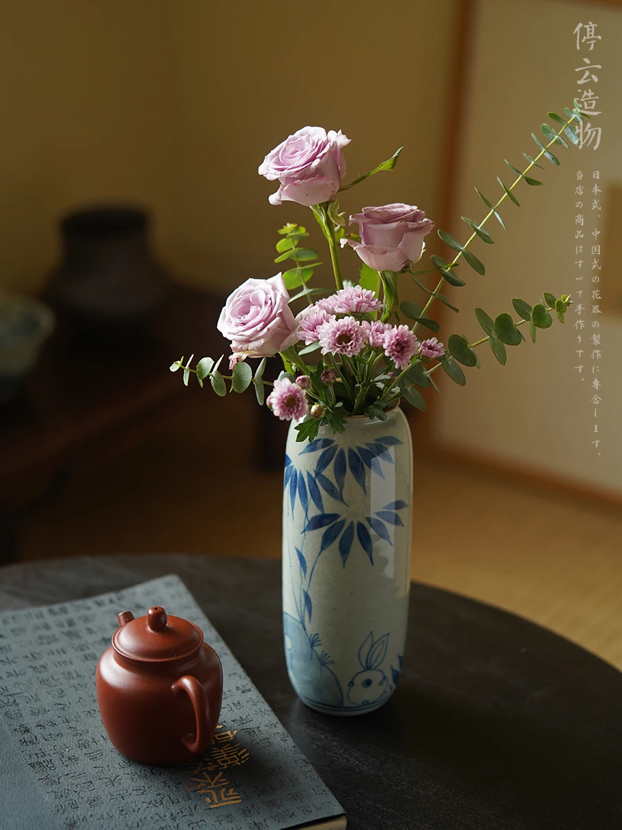 Vintage Ceramic Vase Flower Arranger Hand-painted Blue and White Porcelain Chinese Decoration Water Raised Flower Bottle Trumpet