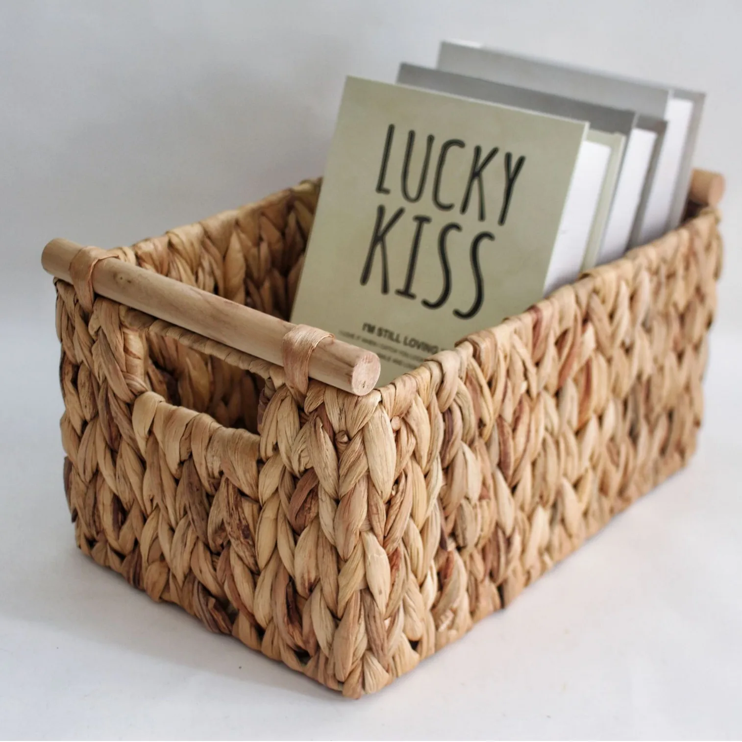 Creative new second hair Amazon grass woven basket sundries storage home water hyacinth desktop storage basket woven basket