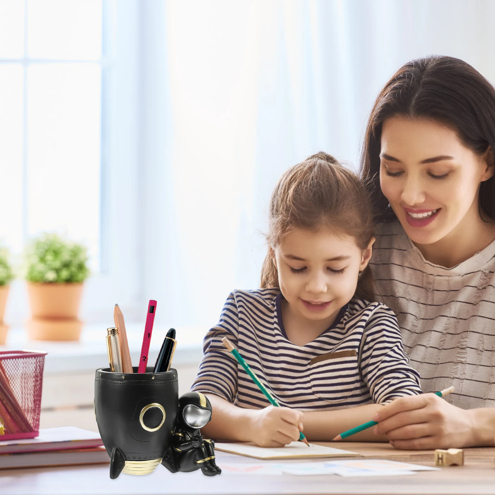 

Astronaut Pen Holder Resin Cute Spacecraft Desktop Pencil Holder Multifunction Makeup Brush Organizer for Kids