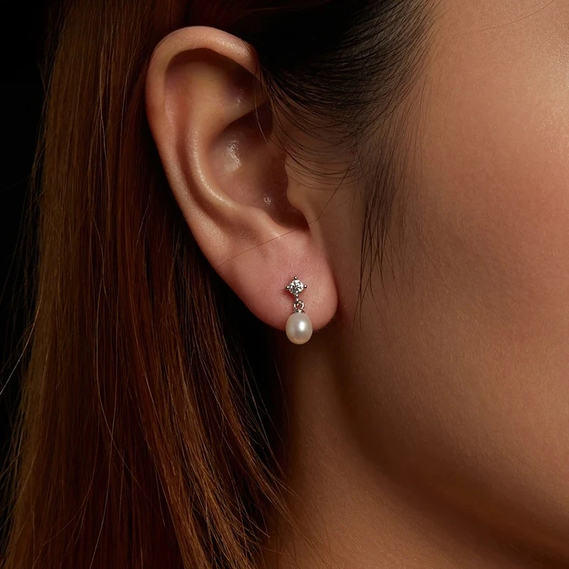 أقراط لؤلؤ المياه العذبة المطلية بالذهب الأبيض من BAMOER للنساء، هدية عيد الميلاد الأنيقة من الفضة الإسترليني عيار 925