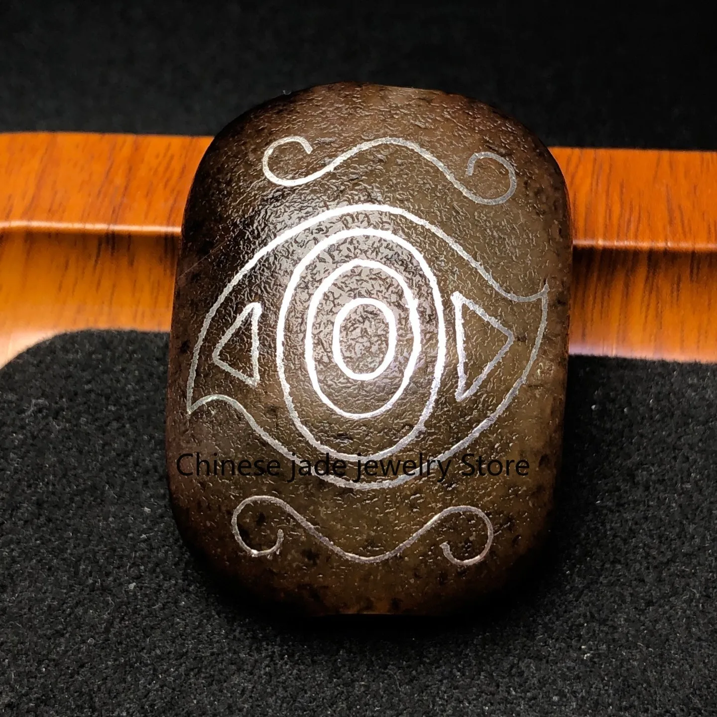 Rare Tibetan Buddhism Agate Inlaid Silver Wire Buddha Eyes Dzi Bead Pendant G680