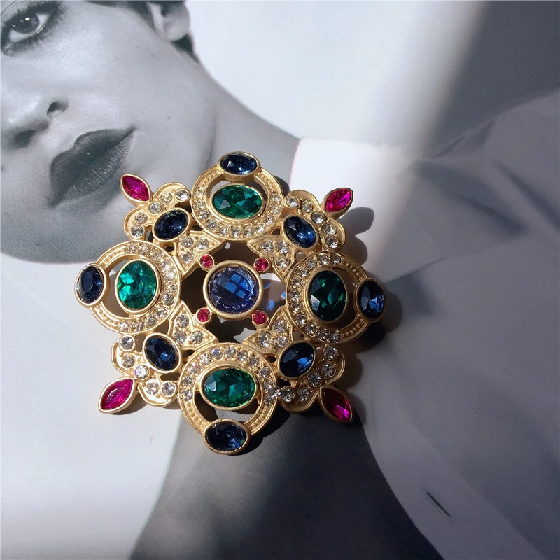 Creative Retro Baroque Style Gemstone Brooch Luxury Palace Party For Women Clothing Accessories Brooches Holiday Gifts