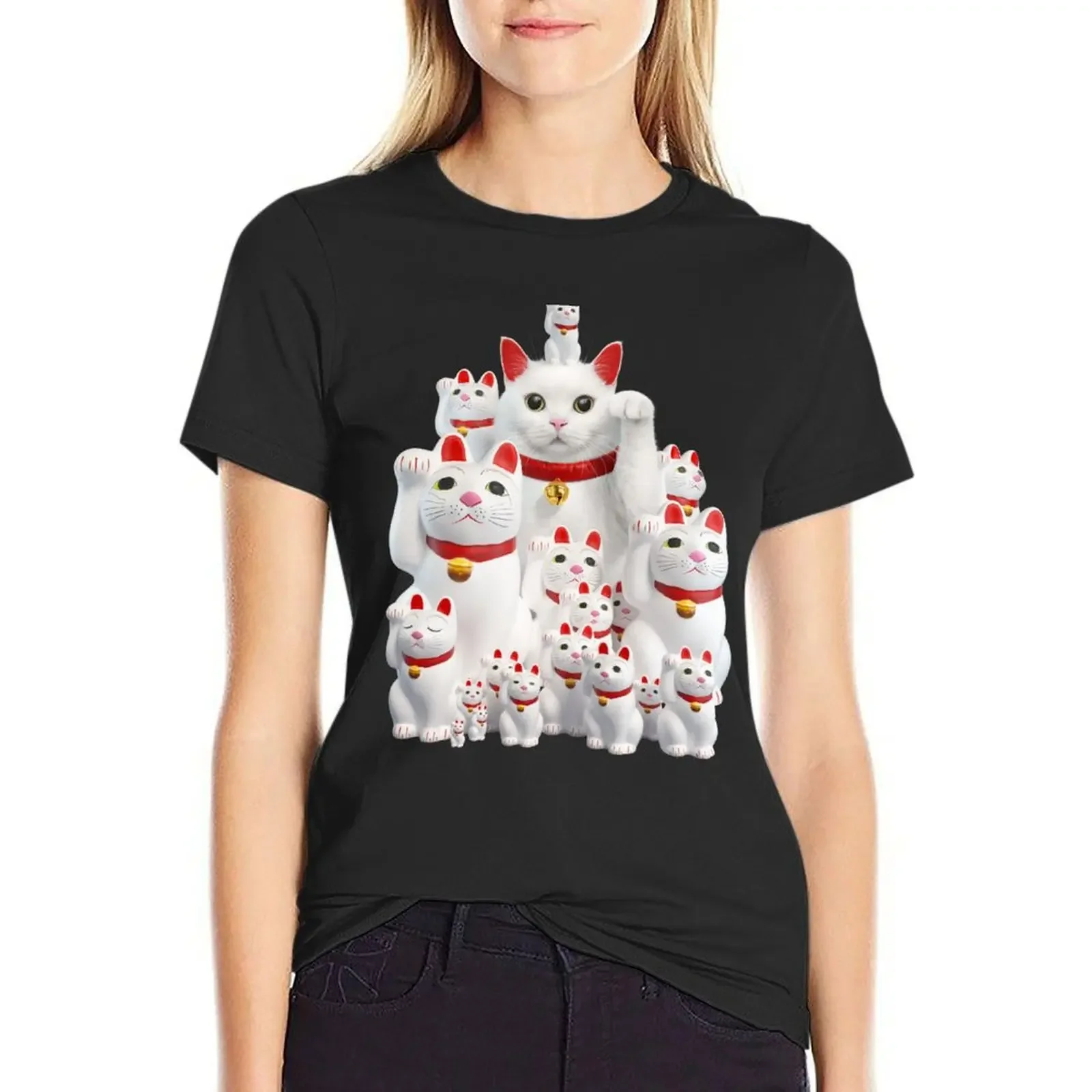 

The traditional Maneki Neko T-Shirt customs funnys sweat t-shirts for Women loose fit