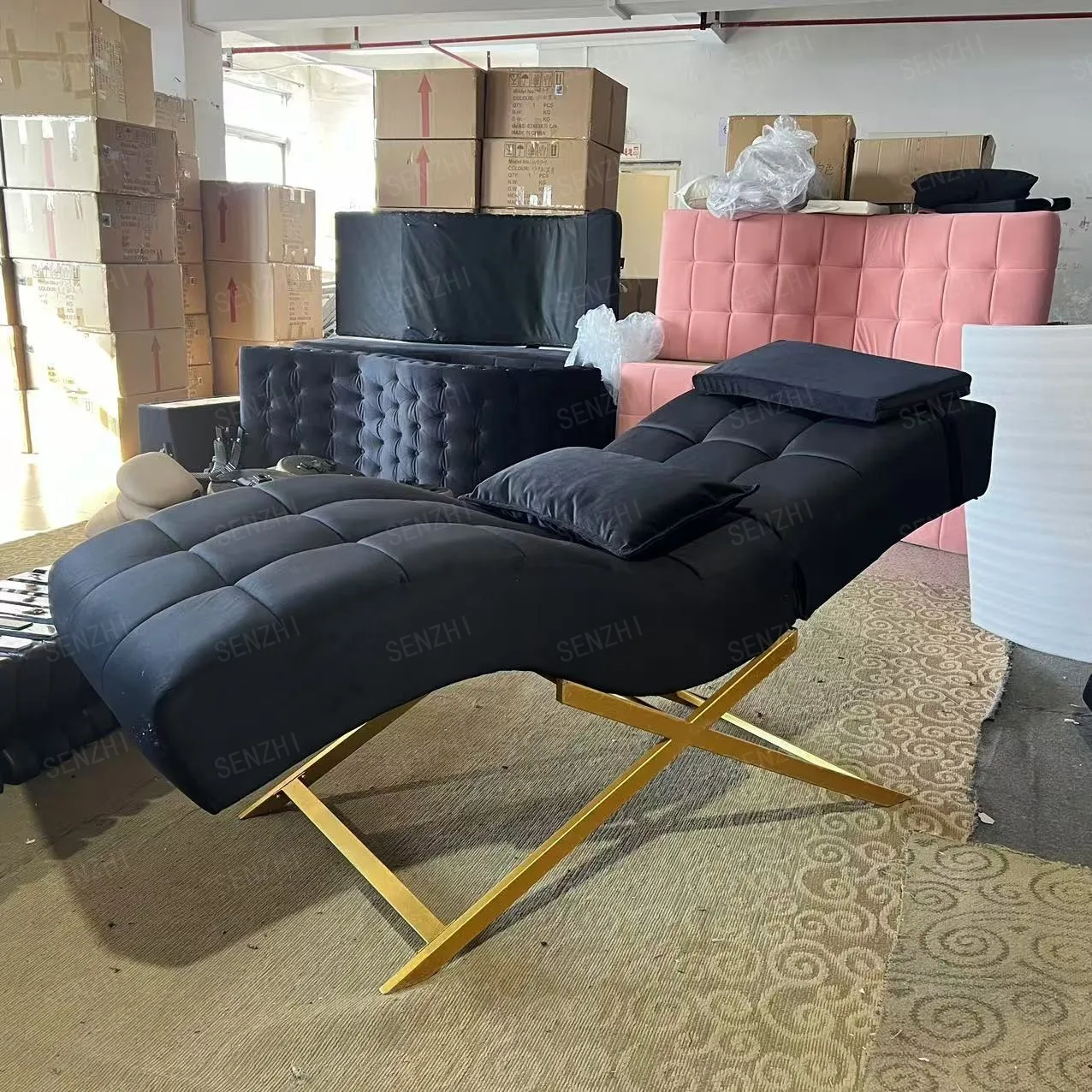 Black Velvet Beauty Salon Eyelash Facial Bed Modern Curved Saloon Cosmetic Lash Bed for Sale
