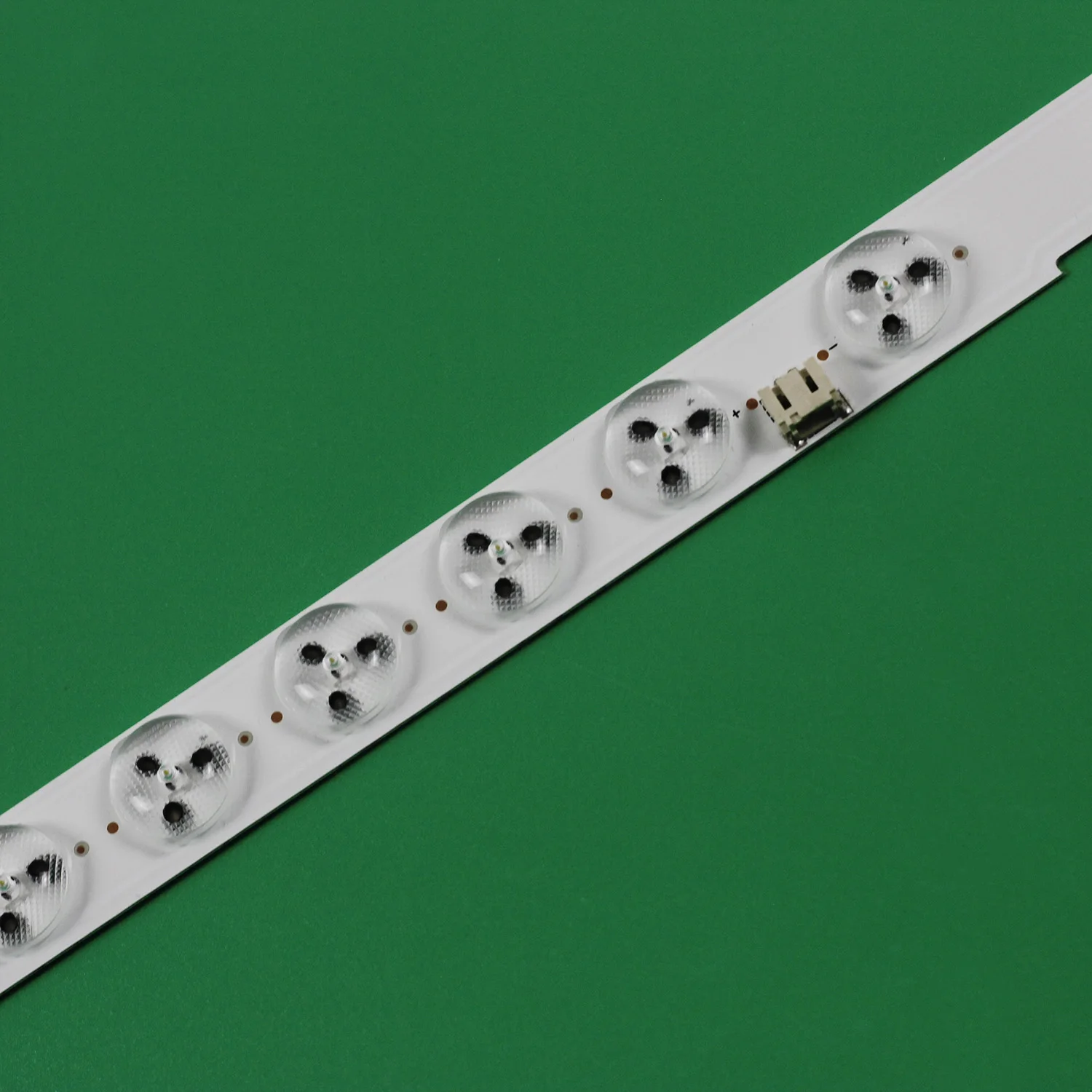 

НОВАЯ светодиодная лента для подсветки Innotek 32 "NDF 17PKG REV 0,1 32PFL3508F8 32ME303VF7 32PFL3508/F8 32ME303V/F7 LF320EM4