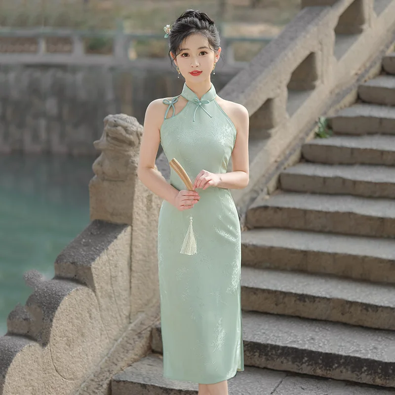Yourqipao Green Halter-neck Sleeveless Modified Cheongsam Sexy Retro Elegant Fitted Evening Gown Chinese Style Dress for Women