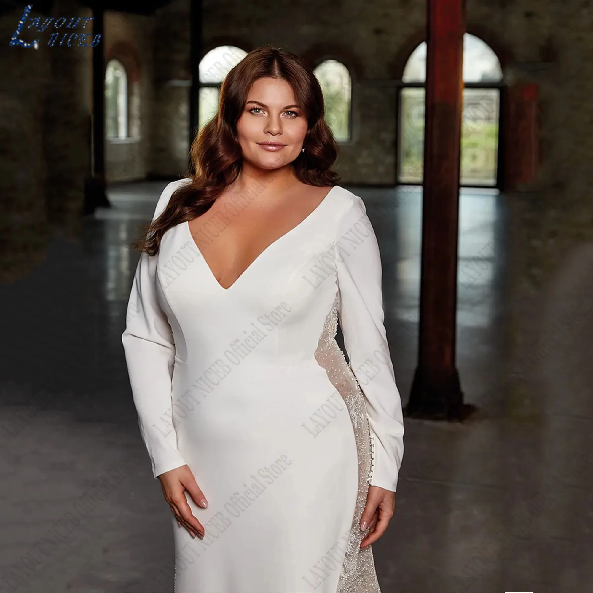 LAYOUT NICEB Plus size trouwjurk satijn V-hals zeemeermin rugloze bruidjurken kralen lange Plus Size Bruidsjurk Satijn V-hals Zeemeermin Backless Bruidsjurken Kralen Lange Mouwen gewaden de mariée Rits