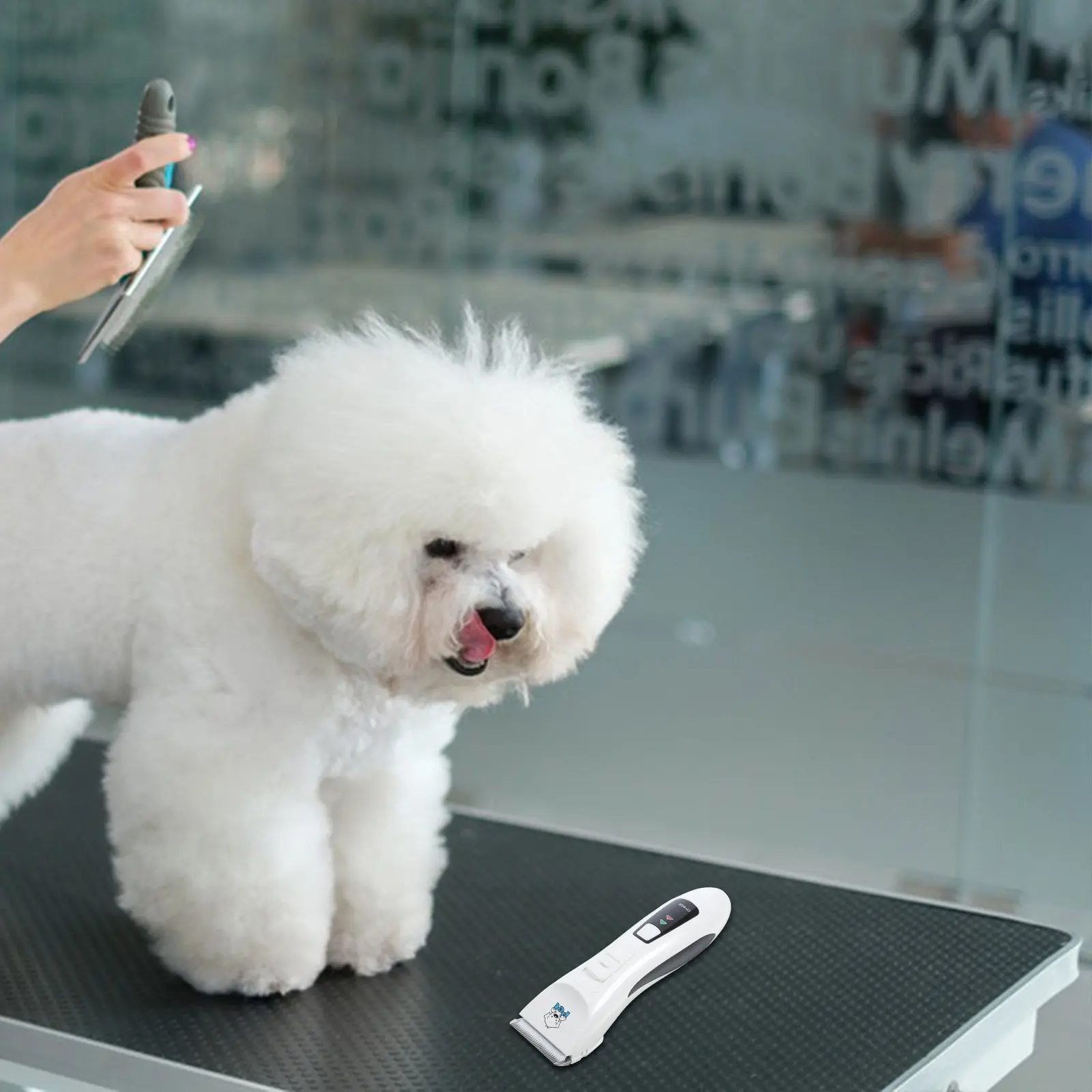 

Набор для стрижки животных с USB-зарядкой, профессиональный груминг-набор: 1 триммер, 1 щетка для чистки, 4 насадки-гребня, низкий уровень вибрации, бесшумная стрижка шерсти собак