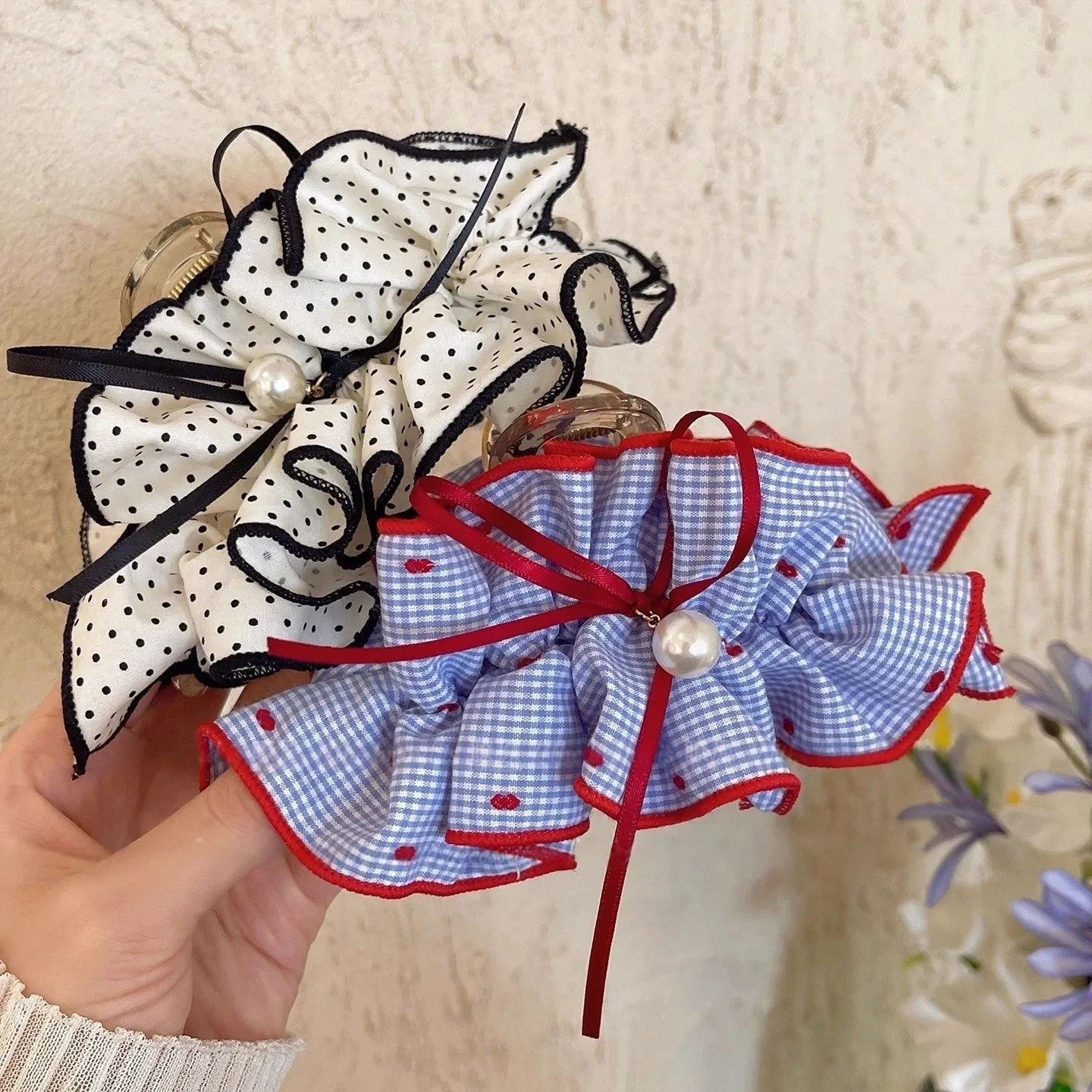 1pc Sweet and high-end fabric pleated large size grab clip,women's fashionable versatile hair clip,  bun hair shark clip