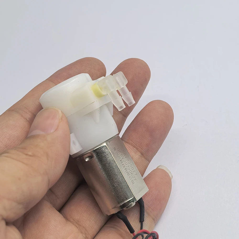 

Мини-перистальтический дозирующий насос постоянного тока 5 В, микроредуктор, реверсивный направление, самовсасывающий всасывающий медленный жидкостный насос, низкий уровень шума