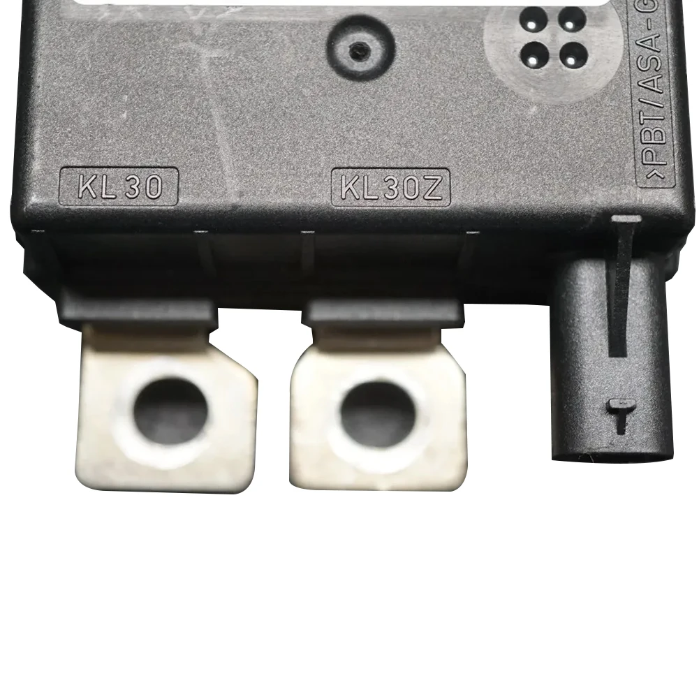 Fuse Box Relay Module Regulator Compatible with Multiple For Mercedes Models Including 204 and 205 A0009822223