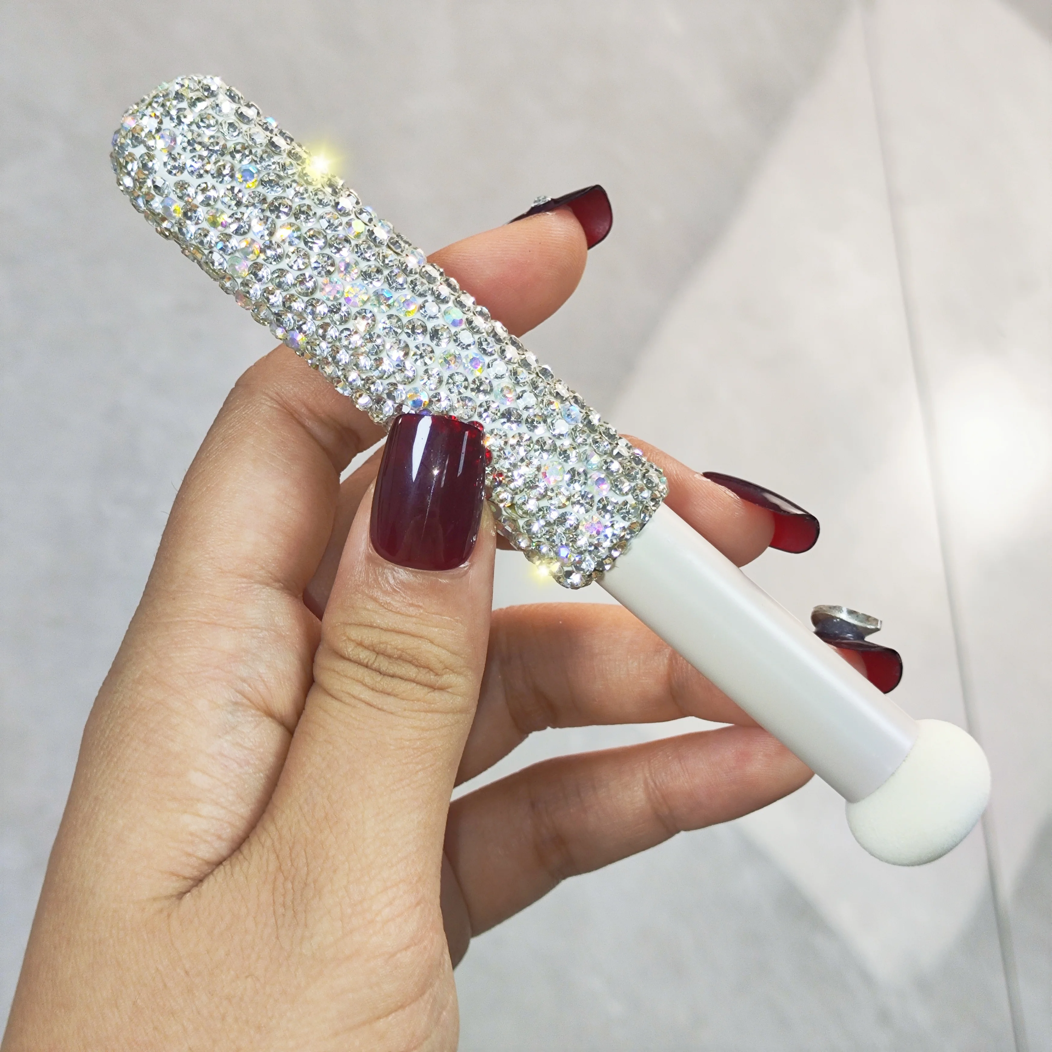 فرشاة كونسيلر ذات رأس مستدير على مستوى مظهر عالي، فرشاة إسفنجية صناعية غير مؤلمة برأس صغير