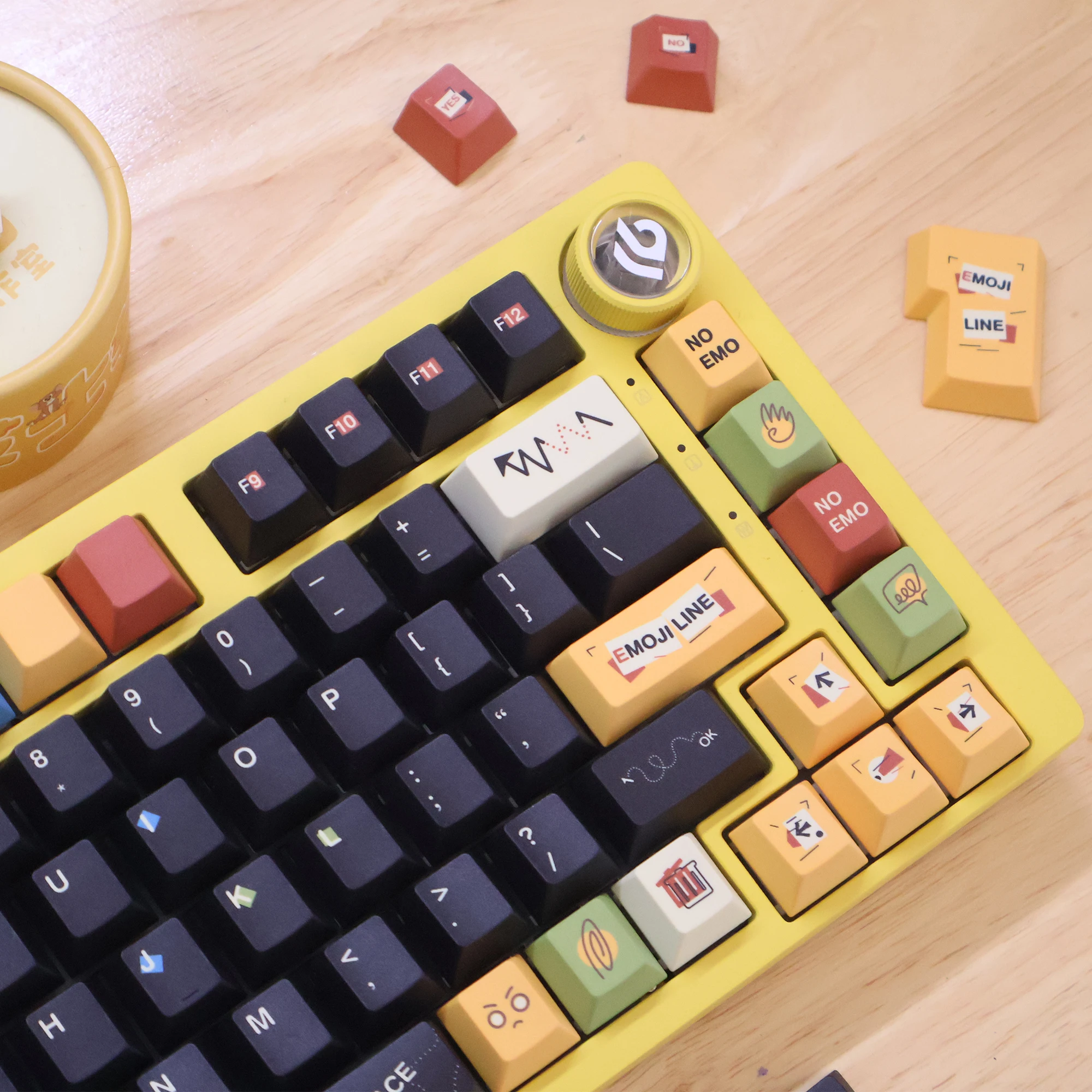 143Keys Keycap Emoji Theme Pbt Cherry Thermal Sublimation Yellow Green Diy Game Simple Black Keycap