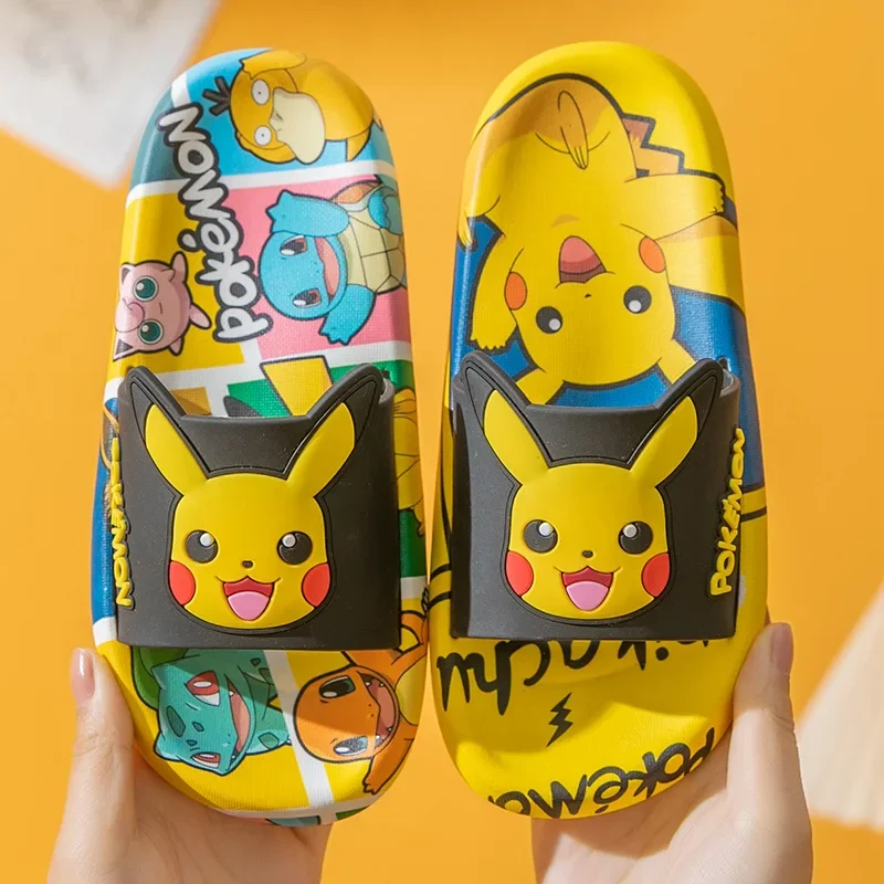 Pokemon Pikachu zapatillas para niños nuevas sandalias de verano con estampado de dibujos animados para bebés zapatos suaves de PVC para el hogar baño interior antideslizante Kawaii